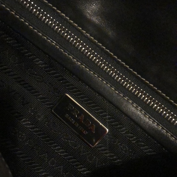 Prada black purse ( gently used) In very good condition (000312) - Picture 3 of 16